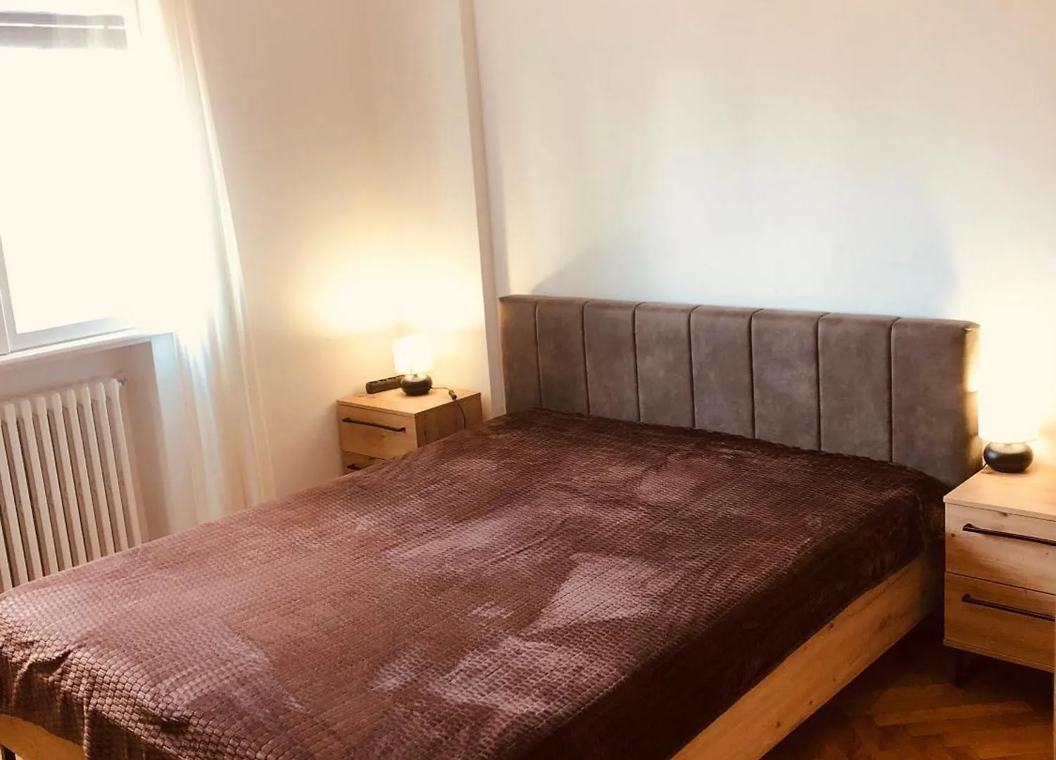 Lovely Studio Bucureşti 0*,