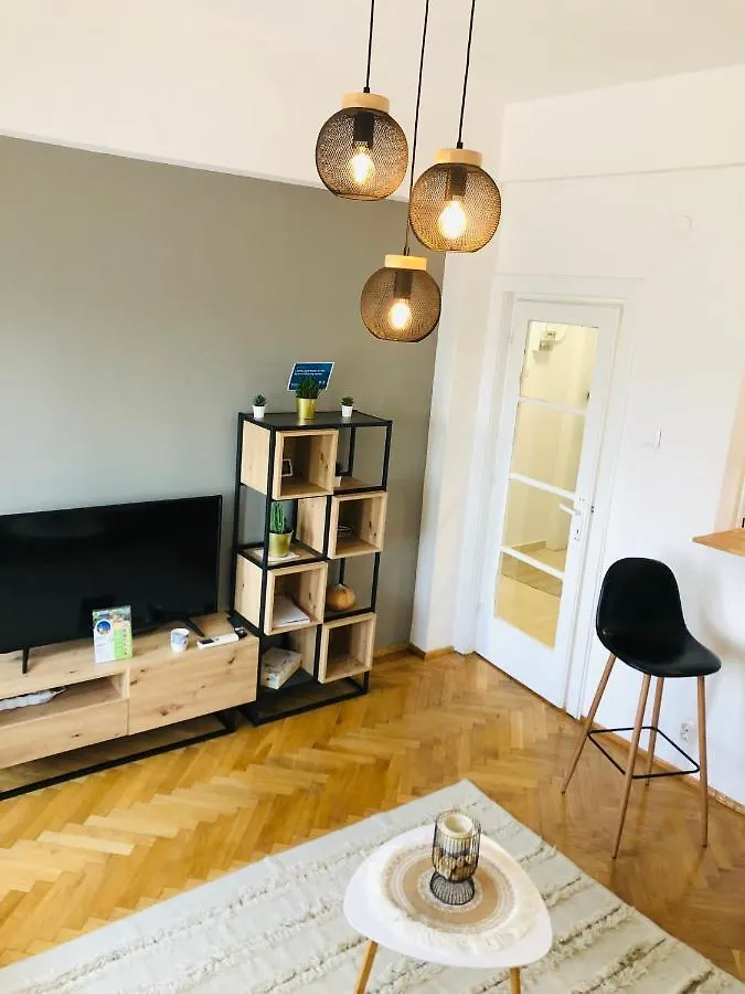 Lovely Studio Bucureşti